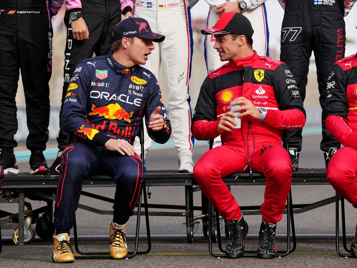 Foto: Max Verstappen y Charles Leclerc. (Reuters/Aleksandra Szmigiel)