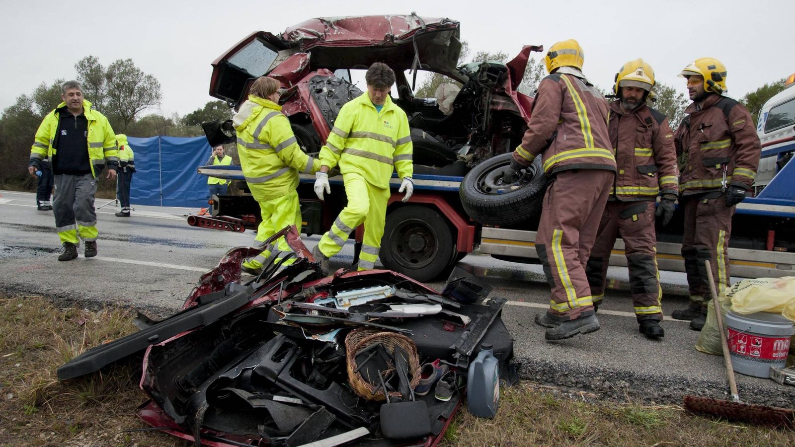 Foto: Accidente de tráfico en Pont de Molins (EFE/Robin Townsend)