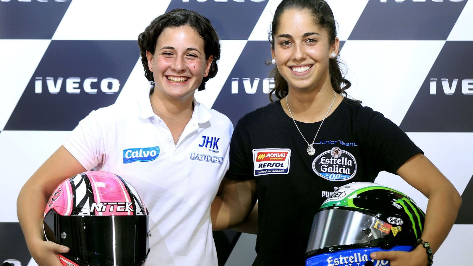 Foto: Ana Carrasco y Maria Herrera en Motorland durante la temporada 2013 (Efe).