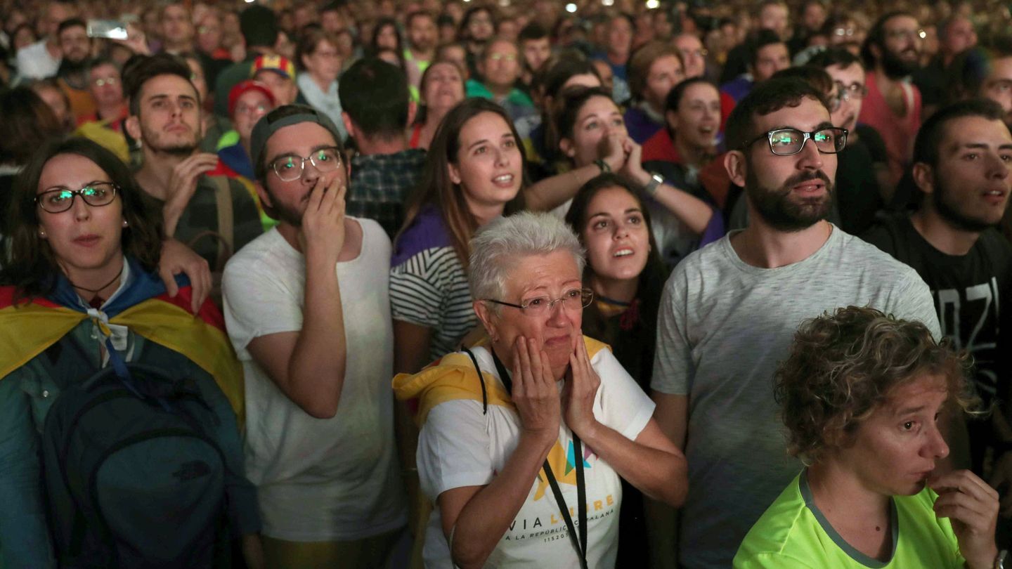 Decepción de los independentistas tras el discurso de Puigdemont del martes pasado. (EFE)