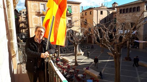 Un exalcalde de ERC ficha al secretario que le instó a colocar la bandera española