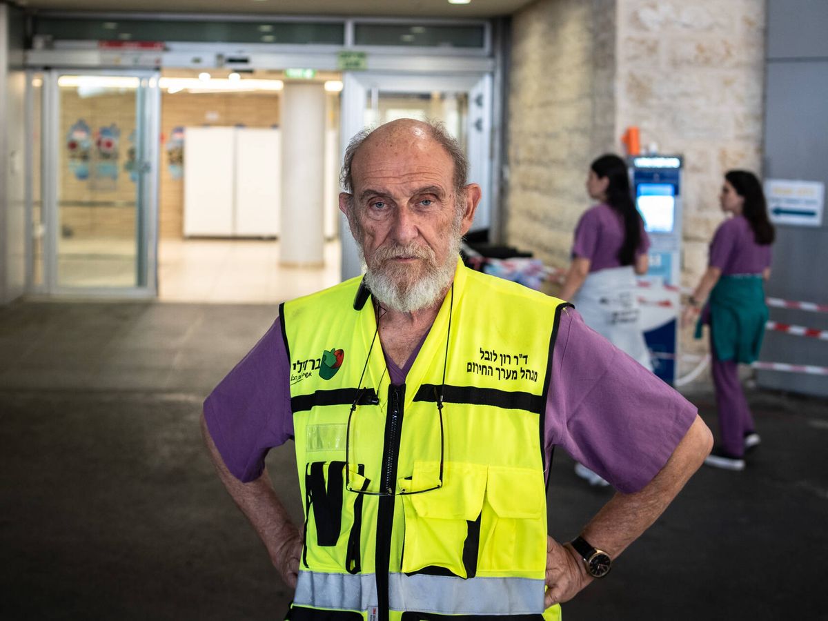 Foto: Ron Lobel, médico de Ashkelon, última ciudad israelí antes de la Franja. (Fermín Torrano)