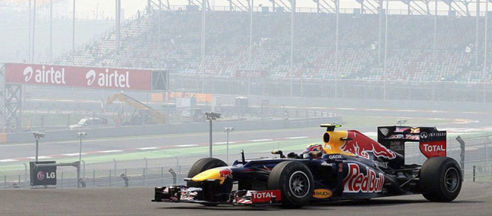 Foto: Vettel lidera una primera sesión en India muy igualada por delante de Button y Alonso