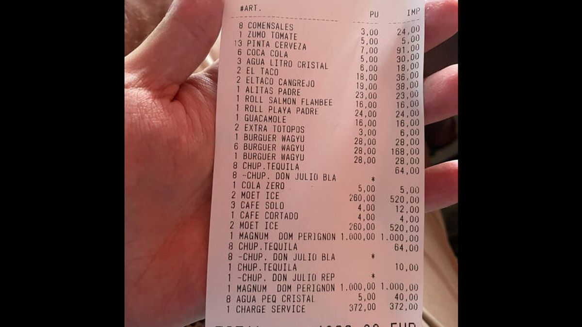 Se gastan 4.000 euros en hamburguesas y Dom Perignon y el tique arrasa en las redes