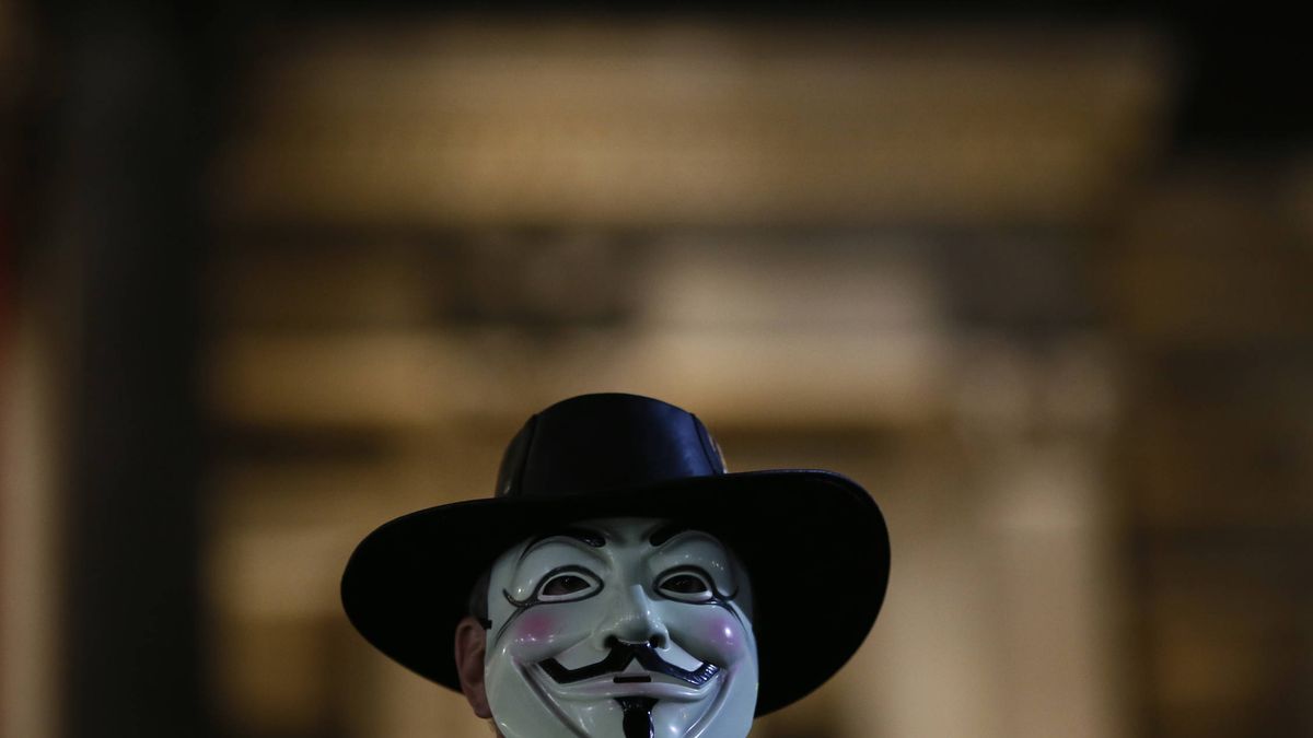 Anonymous publica los datos personales de 5.400 funcionarios de Policía Nacional