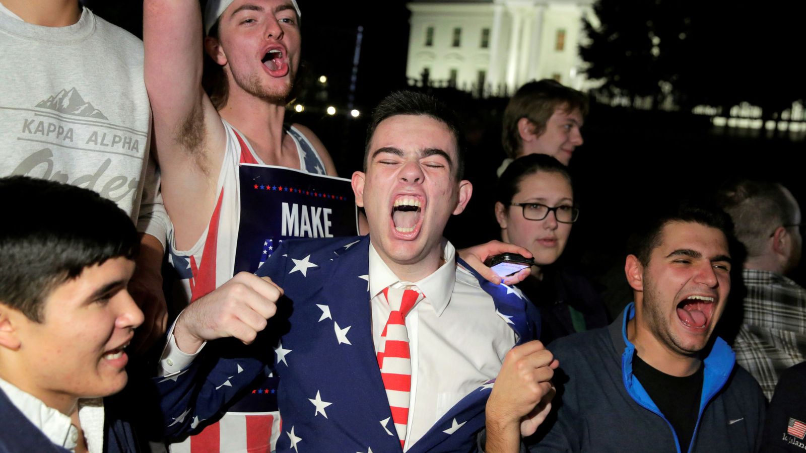 Foto: Varios estadounidenses celebran la victoria de Donald Trump. (Reuters)