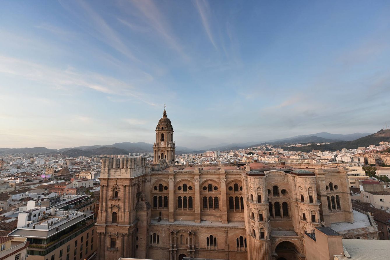 Vista de la catedral de Málaga desde el hotel AC Málaga Palacio (Toñi Guerrero).
