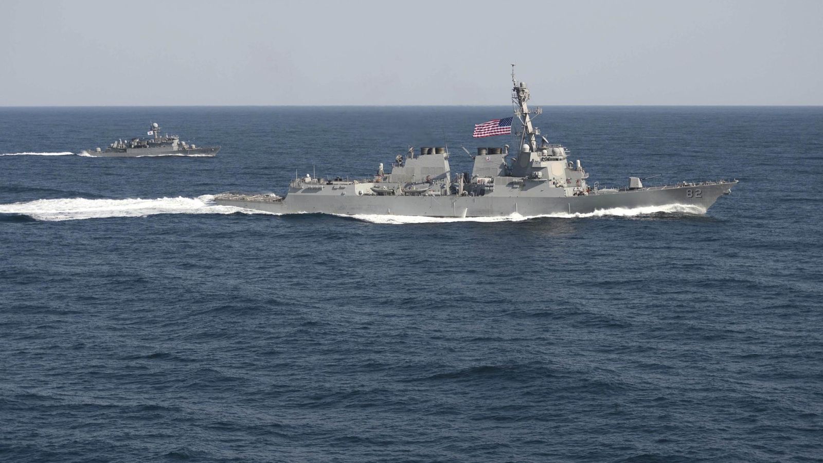 Foto: El destructor USS Lassen durante unos ejercicios cerca de la península de Corea el 12 de marzo de 2015 (Reuters).