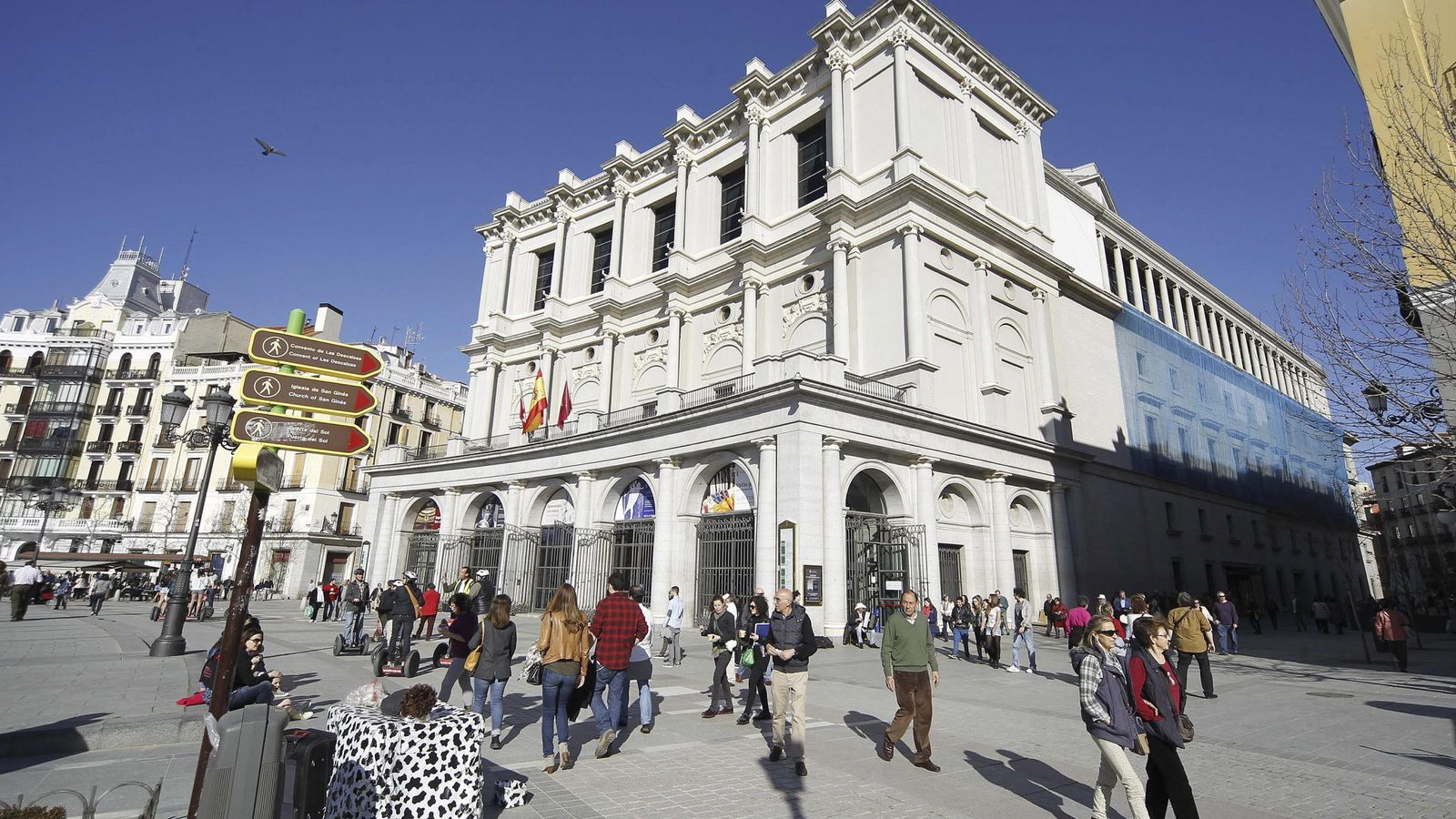 Foto: Fotografía de la fachada principal del Teatro Real de la plaza de Oriente de Madrid. (EFE)