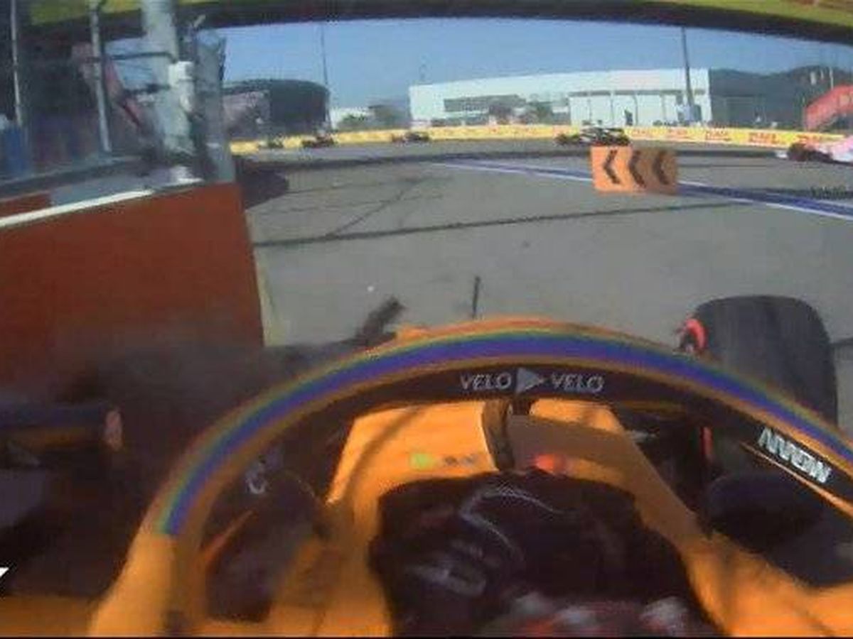Foto: Sainz no pudo pasar de la segunda curva cuando intentaba volver a la pista. (Formula 1)