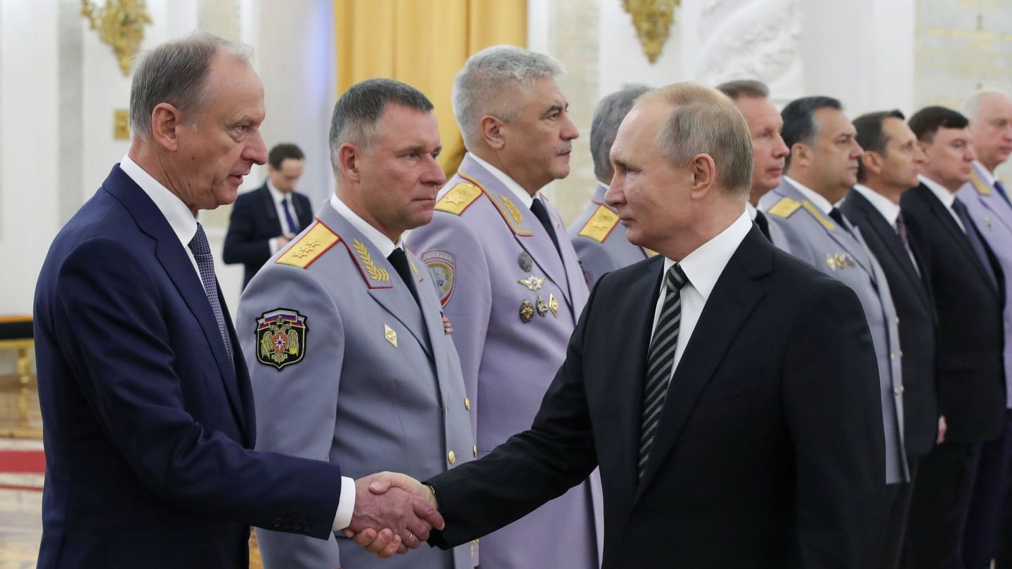 Nikolai Patrushev y Vladímir Putin. (EFE)