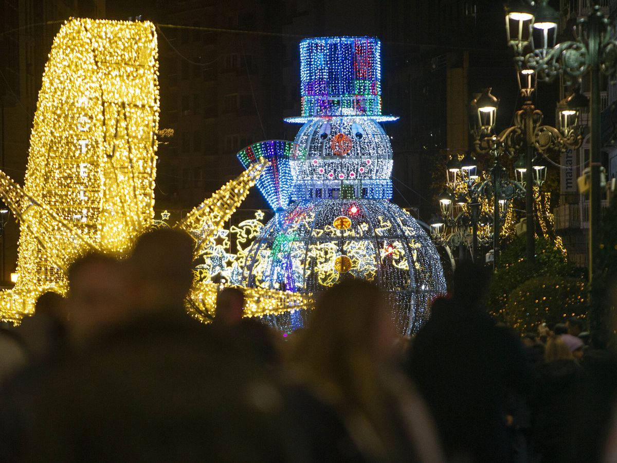 Foto: Luces de Navidad de Vigo. (EFE/Salvador Sas)