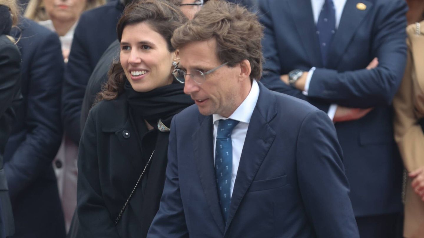 Teresa Urquijo y José Luis Martínez-Almeida, en una imagen reciente. (Gtres)