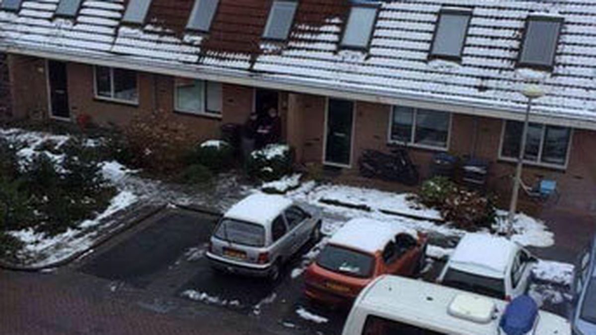 Un tejado sin nieve esconde una plantación de marihuana en un pueblo de Holanda