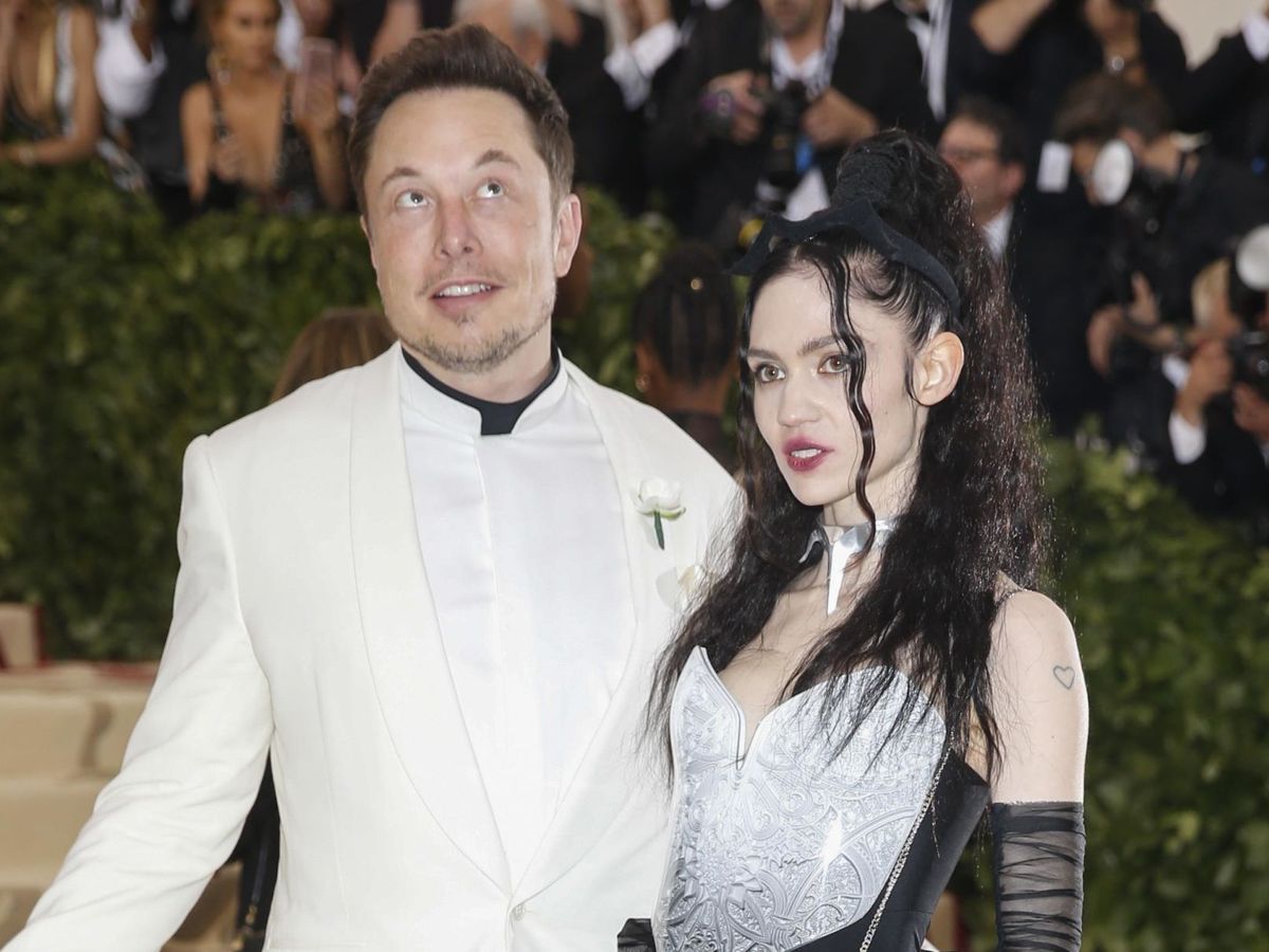 Foto: Elon Musk y Grimes, en la gala MET de 2018. (Reuters)