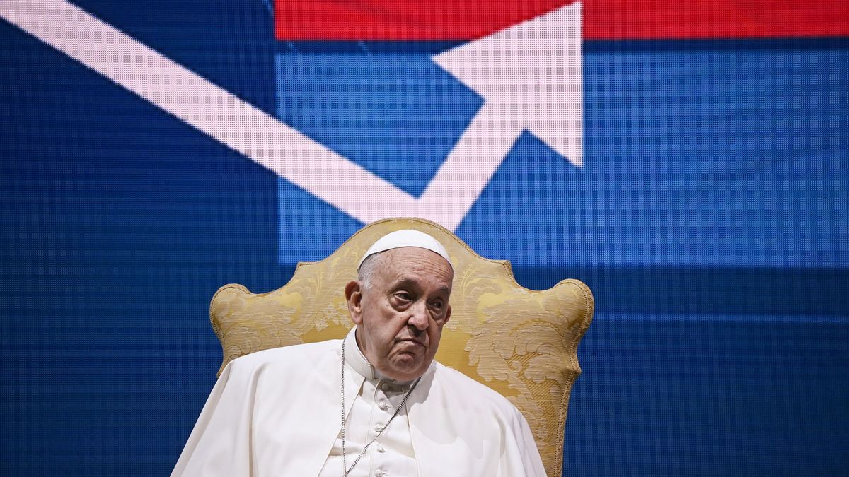 El Papa pide disculpas por sus comentarios sobre el "ambiente marica" de los seminarios