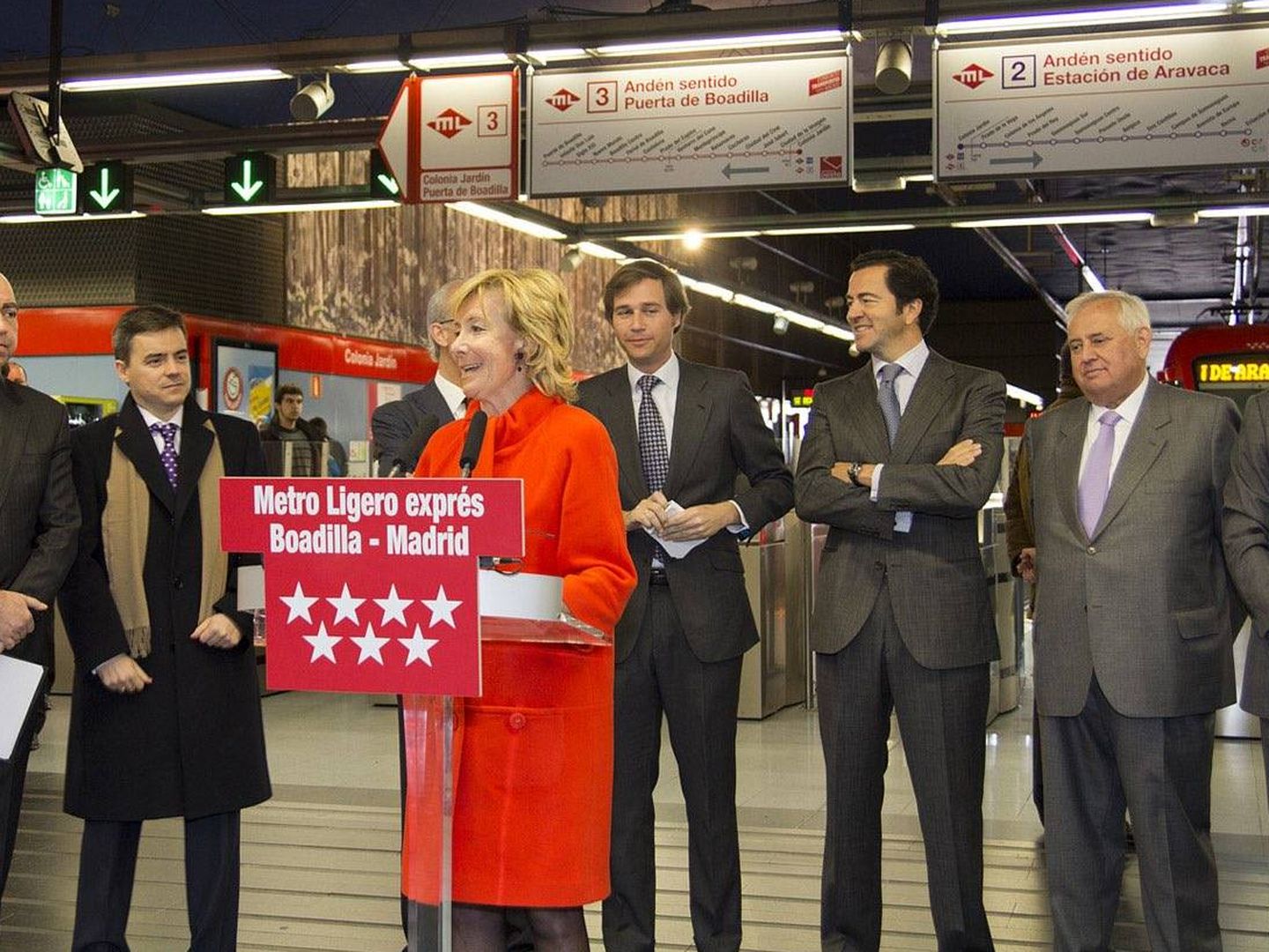 Esperanza Aguirre, en la presentación de un servicio exprés del Metro Ligero a Boadilla en marzo de 2012.