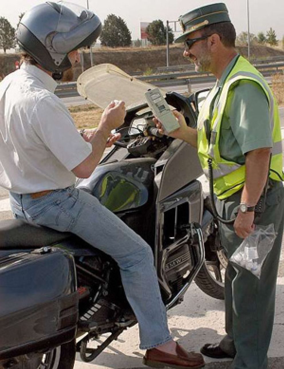 Foto: Interior investiga los métodos coercitivos de oficiales de la Guardia Civil de Tráfico contra sus agentes