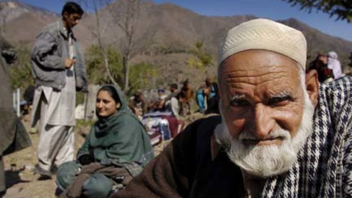Pakistán confirma que la cifra de fallecidos por el terremoto se eleva a 86.000
