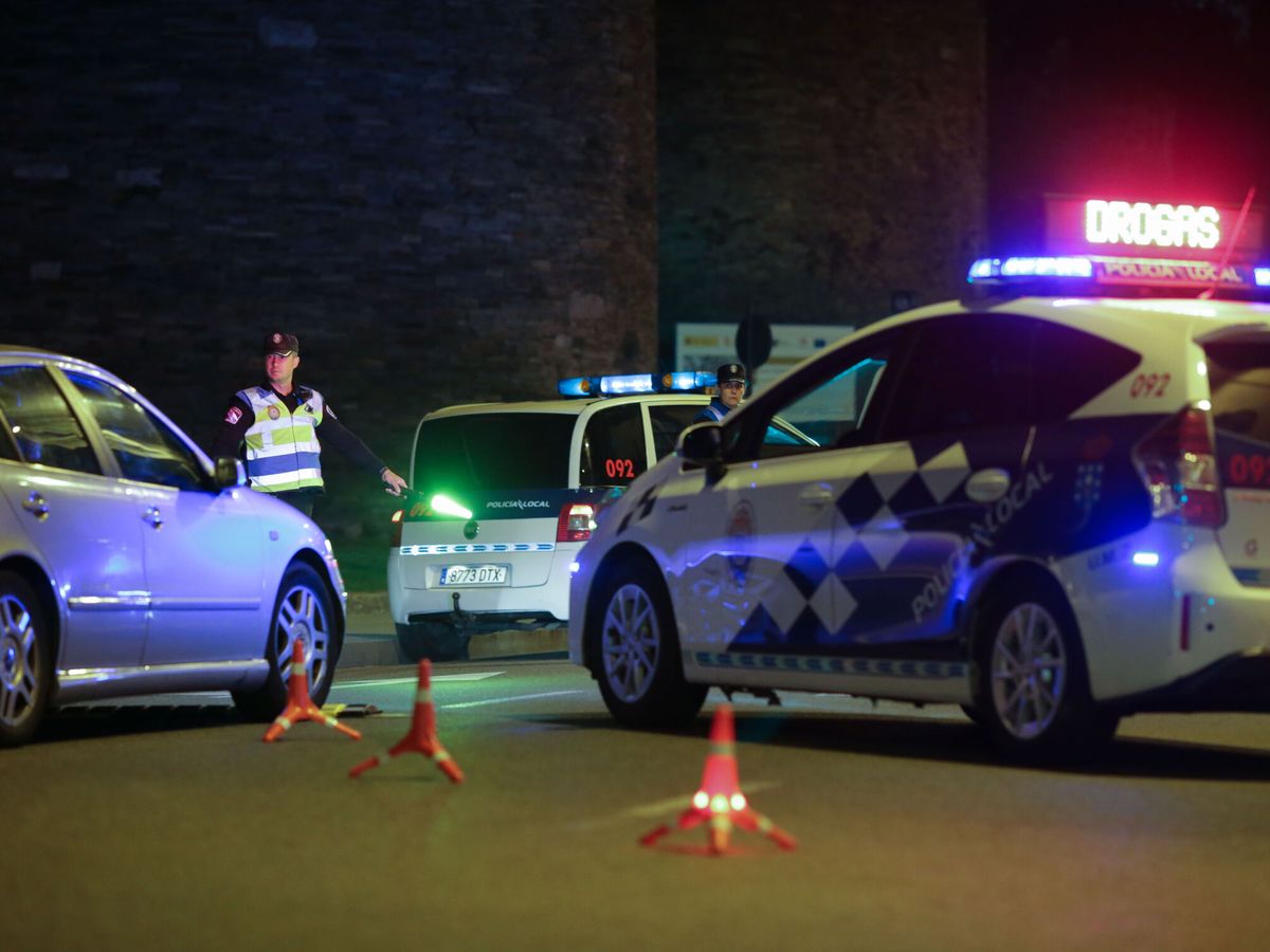 Foto: Vista de un control policial en Lugo. (Europa Press/Carlos Castro)