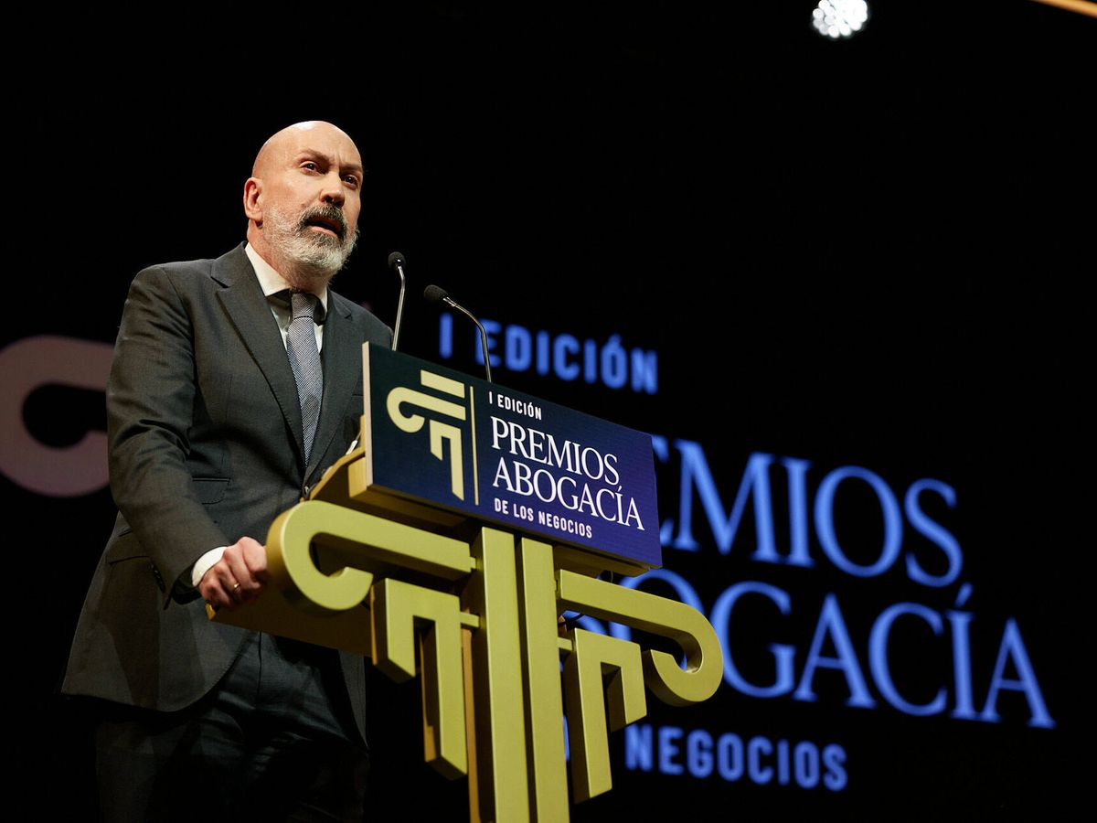 Foto: Nacho Cardero, director de El Confidencial, durante la ceremonia. (EC)