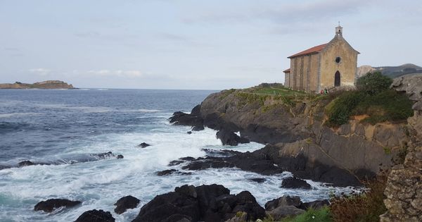Foto: Ermita de Santa Catalina, en Mundaka. (Atresmedia)