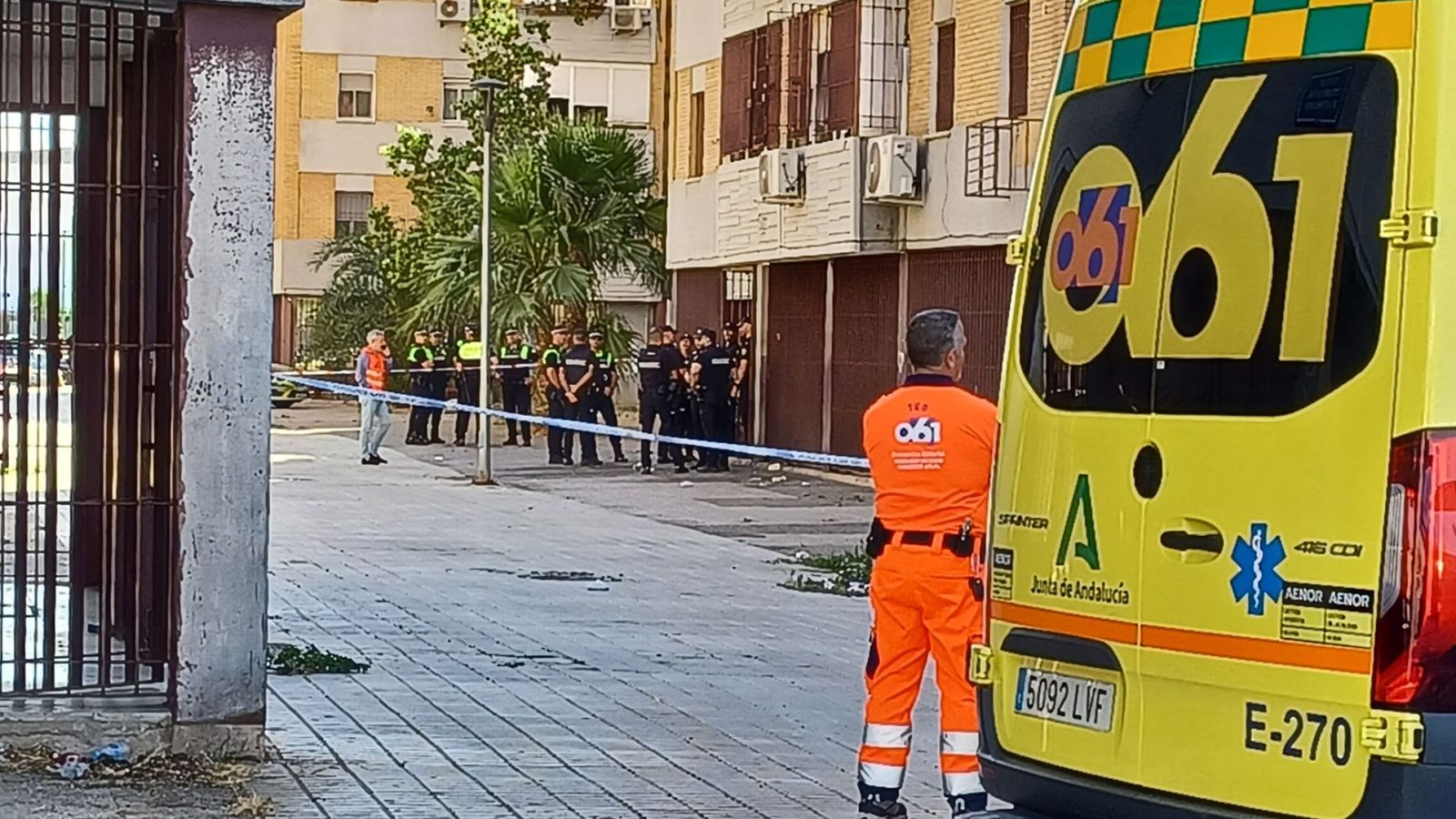 Detienen a unos padres en Sevilla por abandonar a su bebé en un coche para hacer la compra