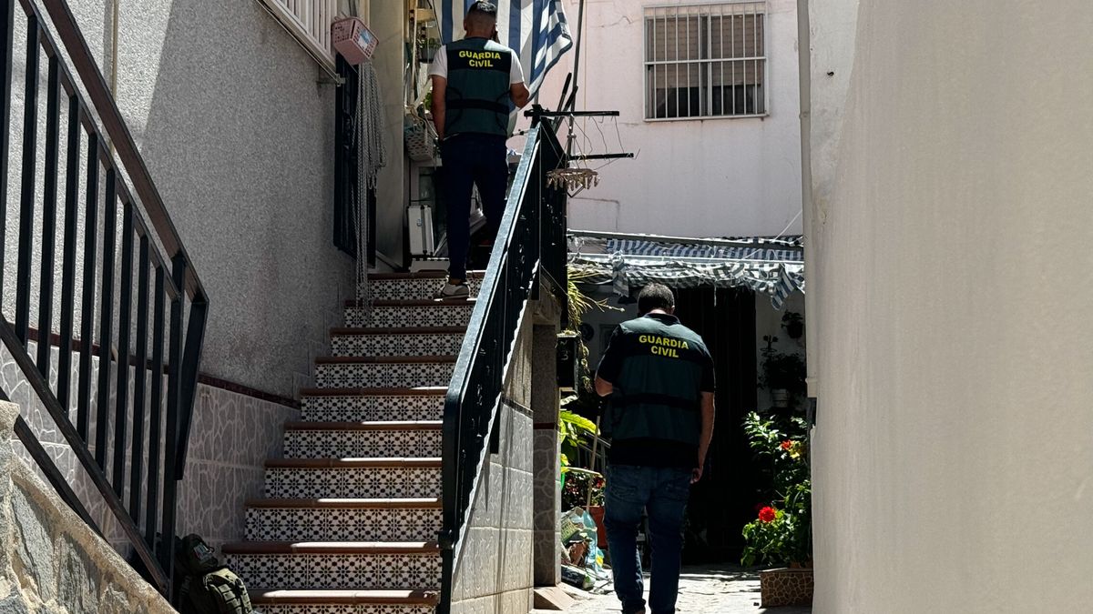Herida grave una mujer tras ser apuñalada por su pareja, que intentó suicidarse en  Castell de Ferro (Granada)