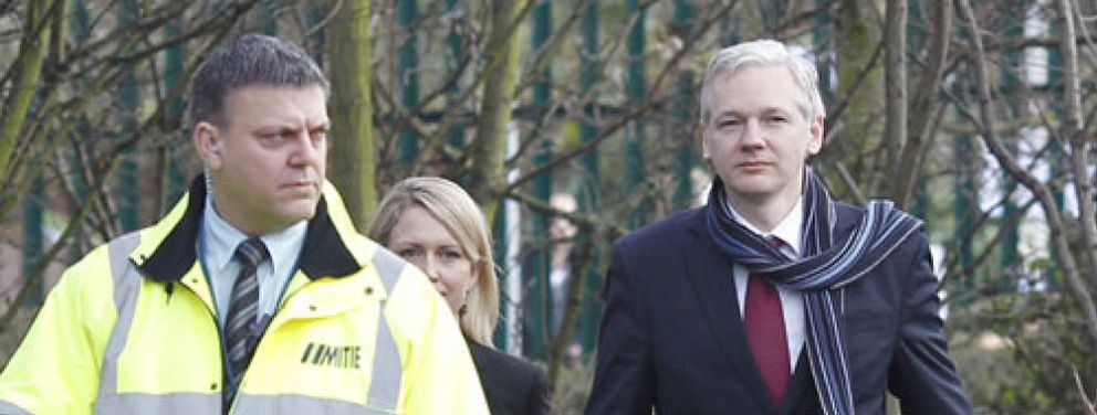 Foto: Un juez británico aprueba la extradición a Suecia de Julian Assange