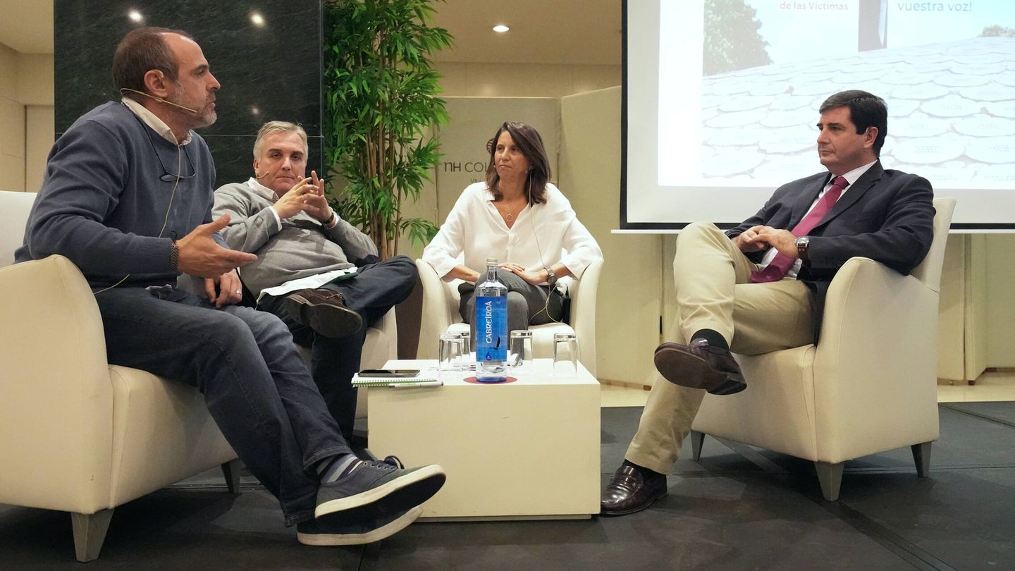 Ana Velasco, en el centro, durante una coloquio celebrado en 2021. (Europa Press/H. Bilbao)