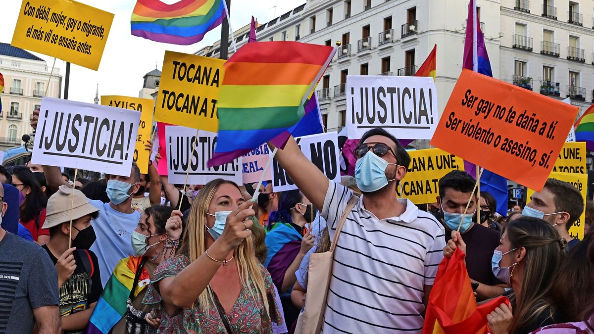 El colectivo LGTBI vuelve a reivindicarse en Sol tras la oleada de violencia