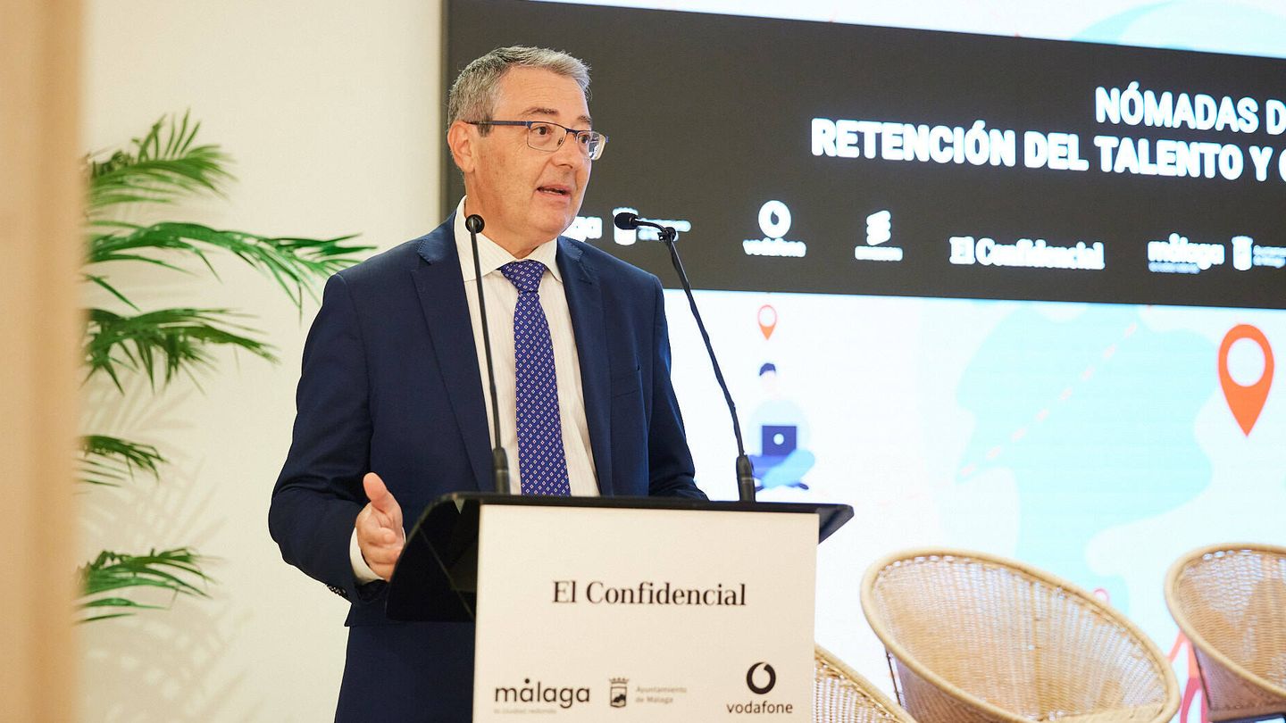 El presidente de la Diputación Provincial de Málaga, Francisco Salado, durante su discurso de clausura.