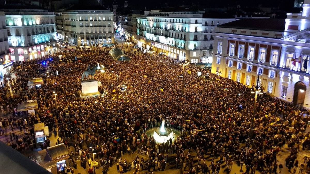 Venezolanos en España llenan la Puerta del Sol para echar a Maduro del Gobierno
