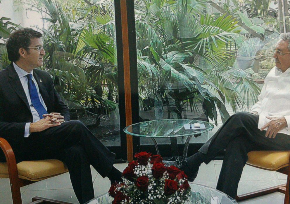Foto: El mandatario cubano, Raúl Castro (d), reunido con el presidente de la Xunta de Galicia, Alberto Núñez Feijóo. (EFE(
