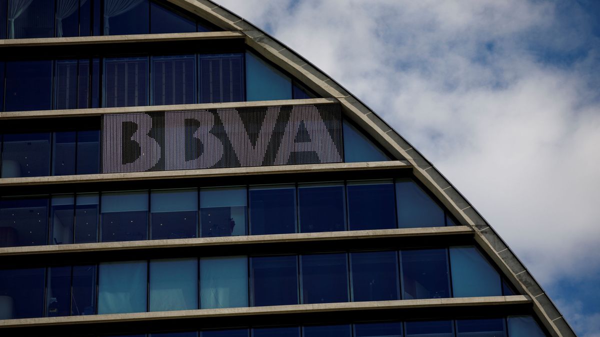 BBVA advierte: la regulación discrimina a los bancos frente a la 'banca en la sombra'