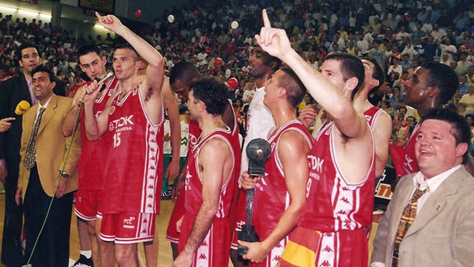 Foto: El TDK Manresa ganó la ACB en 1998, la mayor sorpresa desde la creación de la liga (Foto: Bàsquet Manresa)