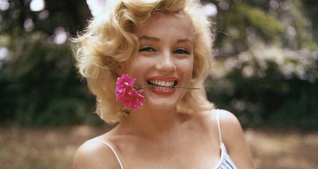 La belleza de Marilyn Monroe sigue levantando expectación décadas después. (Instagram @marilynmonroe vía @samshawphoto)