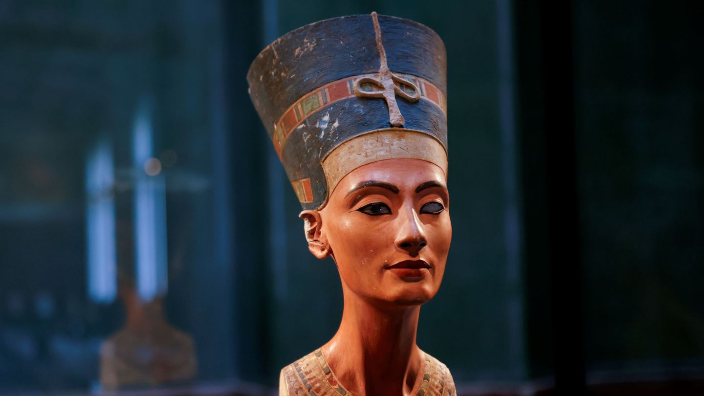El busto de Nefertiti.