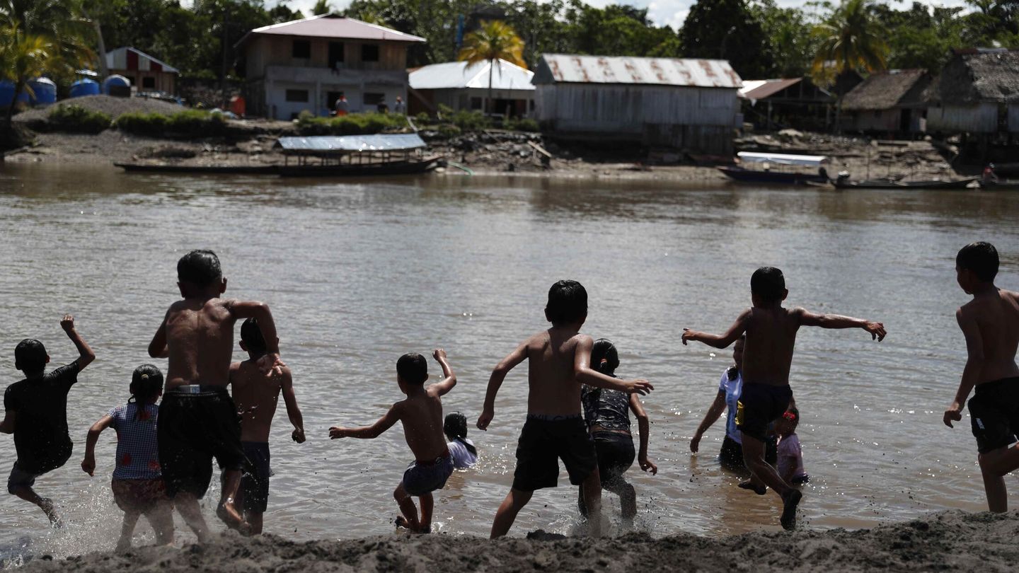 Niños jugando en Perú. (EFE)