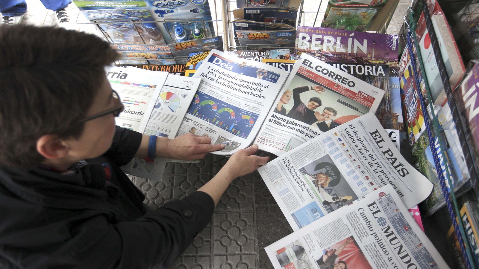 Foto: Los periódicos de papel se resienten con la convocatoria electoral. (EFE)