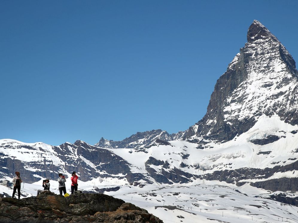 Foto: El Matterhorn, una de las montañas icónicas de los Alpes (Reuters/Denis Balibouse)