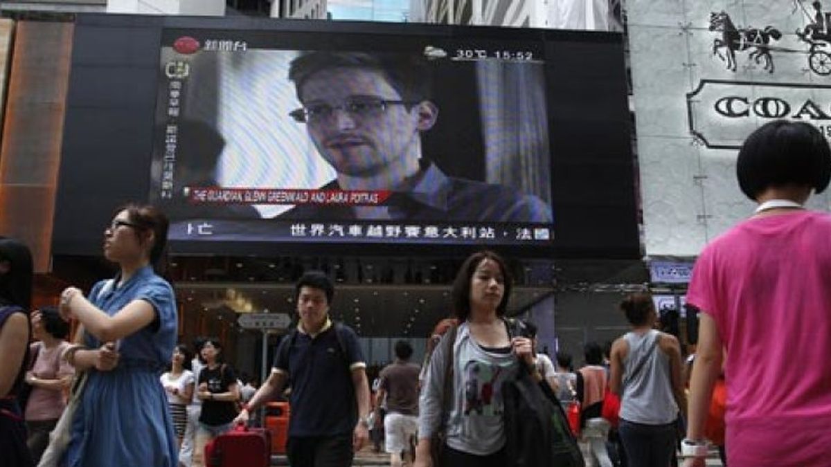 Garzón quiere defender al ‘espía’ Snowden en su nuevo destino ecuatoriano