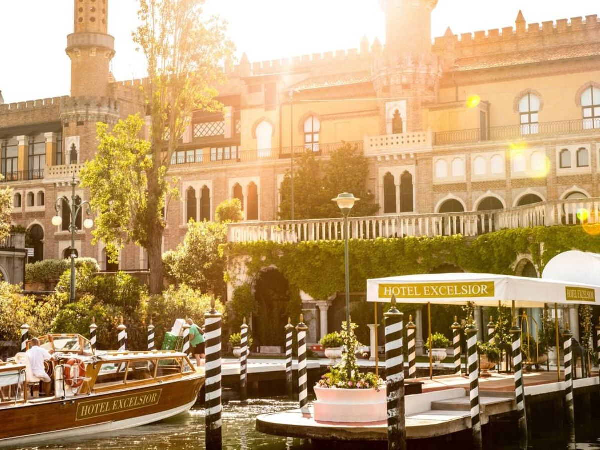 Foto: Vista del embarcadero del hotel Excelsior de Venecia. (Instagram/@excelsiorvenice)