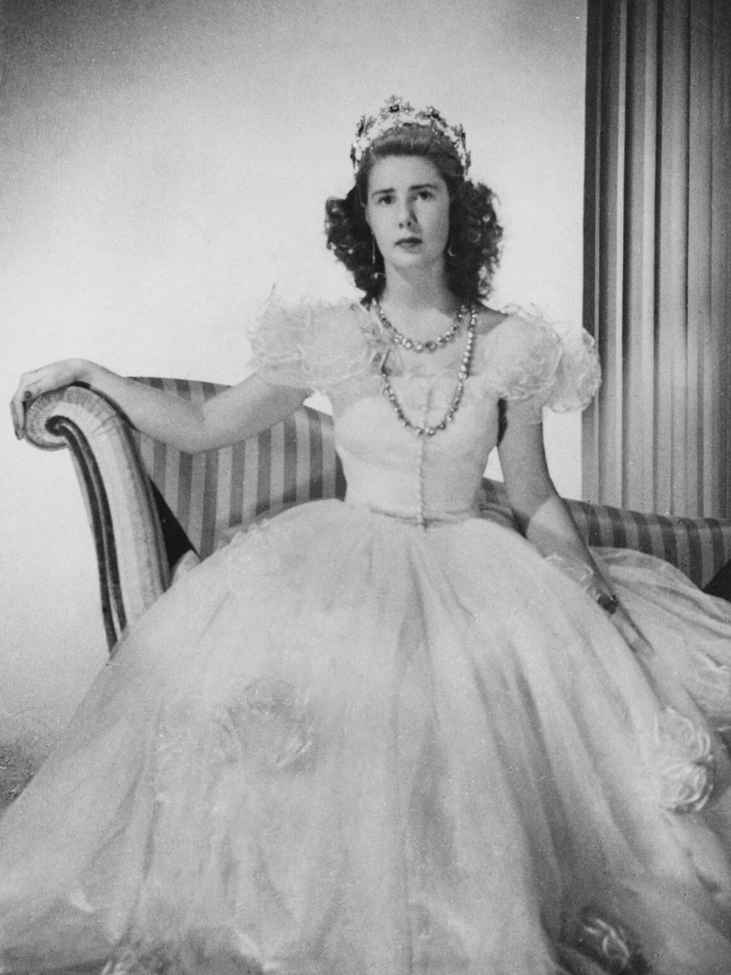 Cayetana de Alba con la corona ducal en 1947. (Hulton Archive/Getty Images)