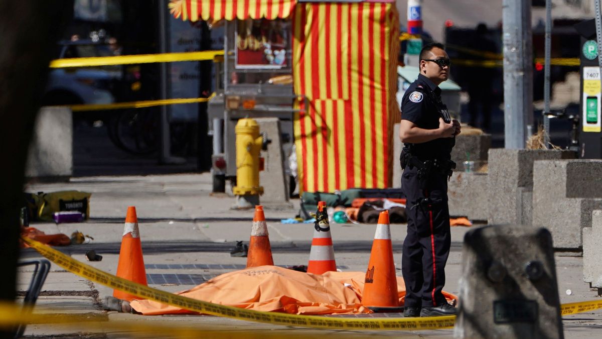 Diez muertos y quince heridos en un atropello múltiple en el centro de Toronto