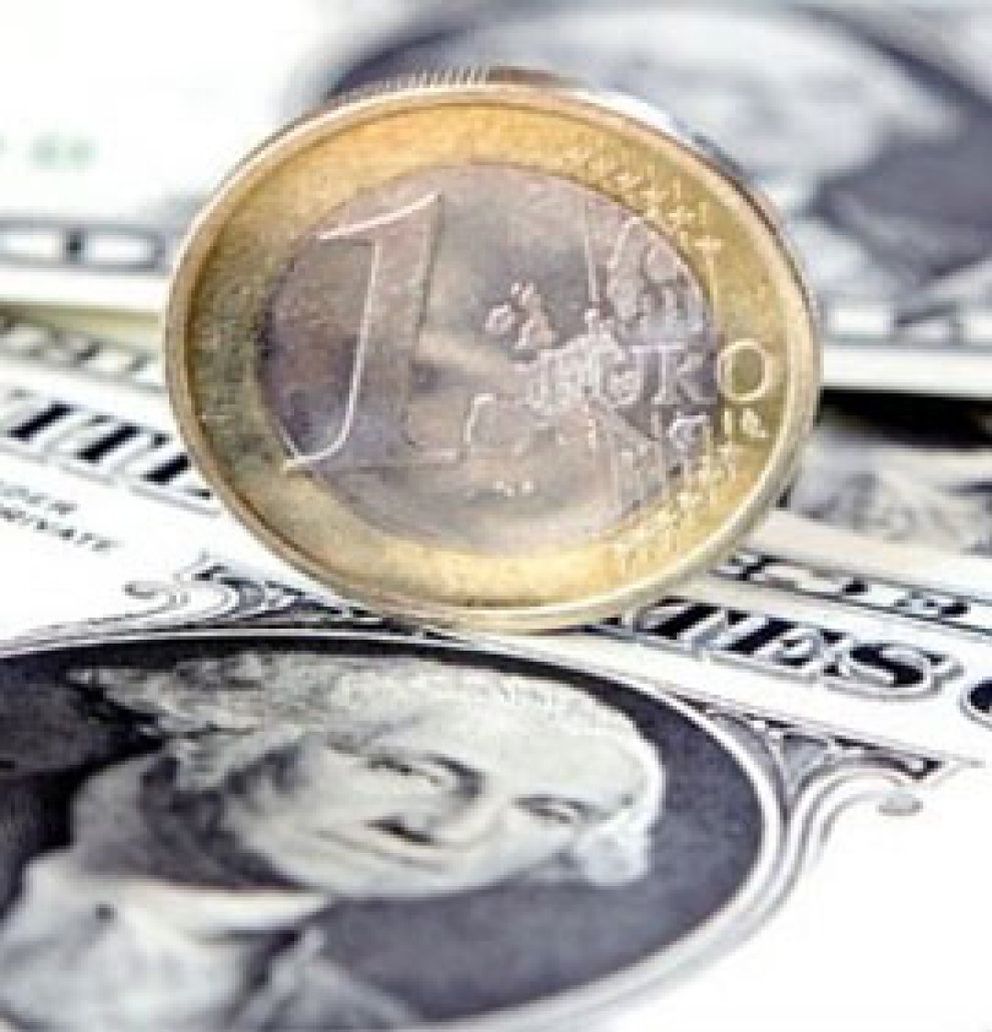 Foto: La 'guerra de los tipos' acelera la fortaleza del dólar en el cuerpo a cuerpo contra el euro
