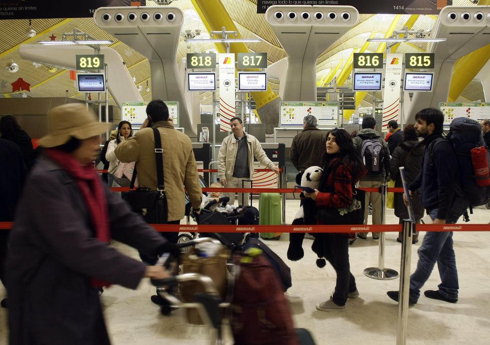 Foto: Cerca de 56.400 españoles abandonaron el país durante el pasado año. (Reuters)