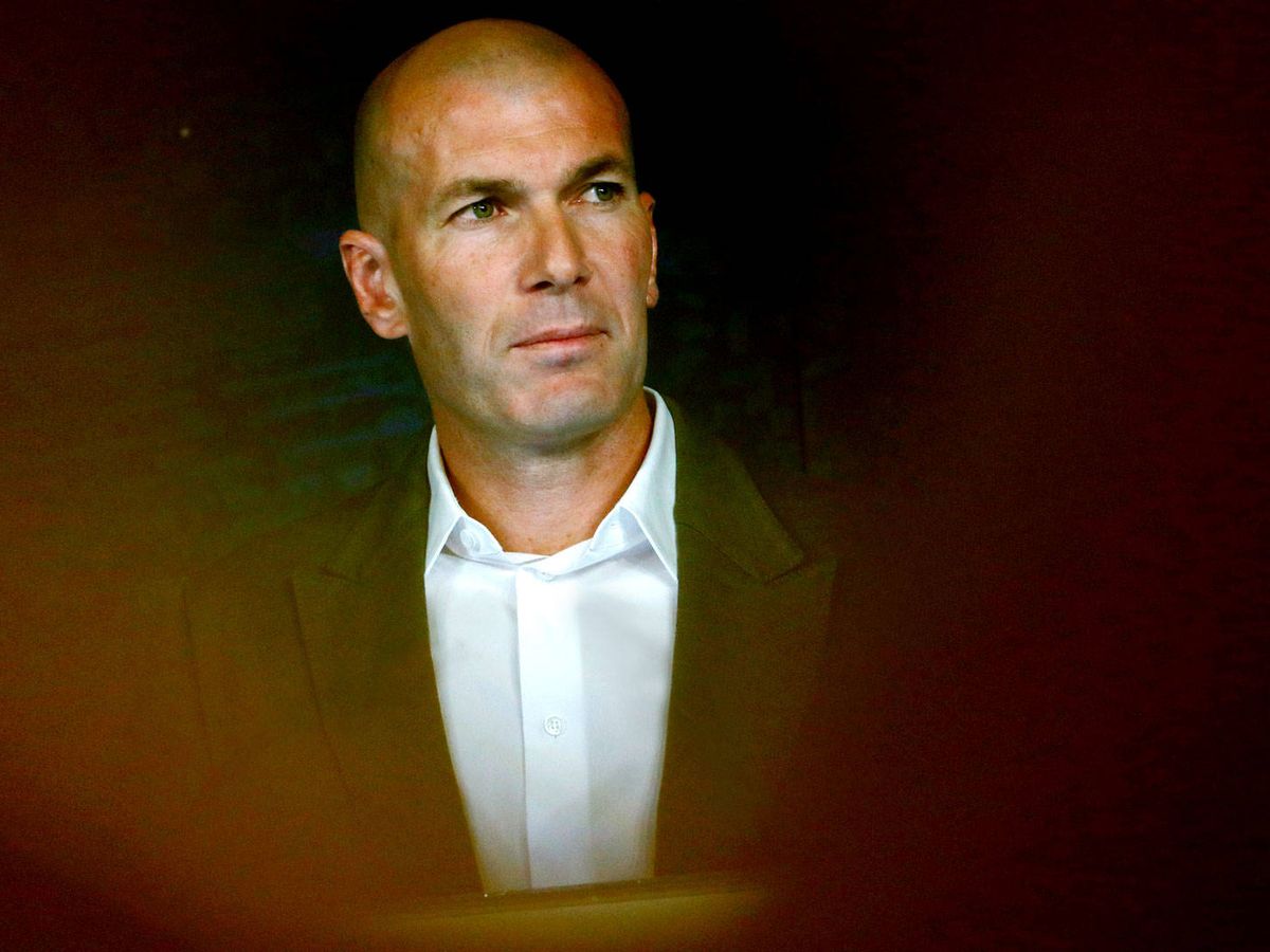Foto: Zinedine Zidane, en un momento de reflexión. (Reuters)