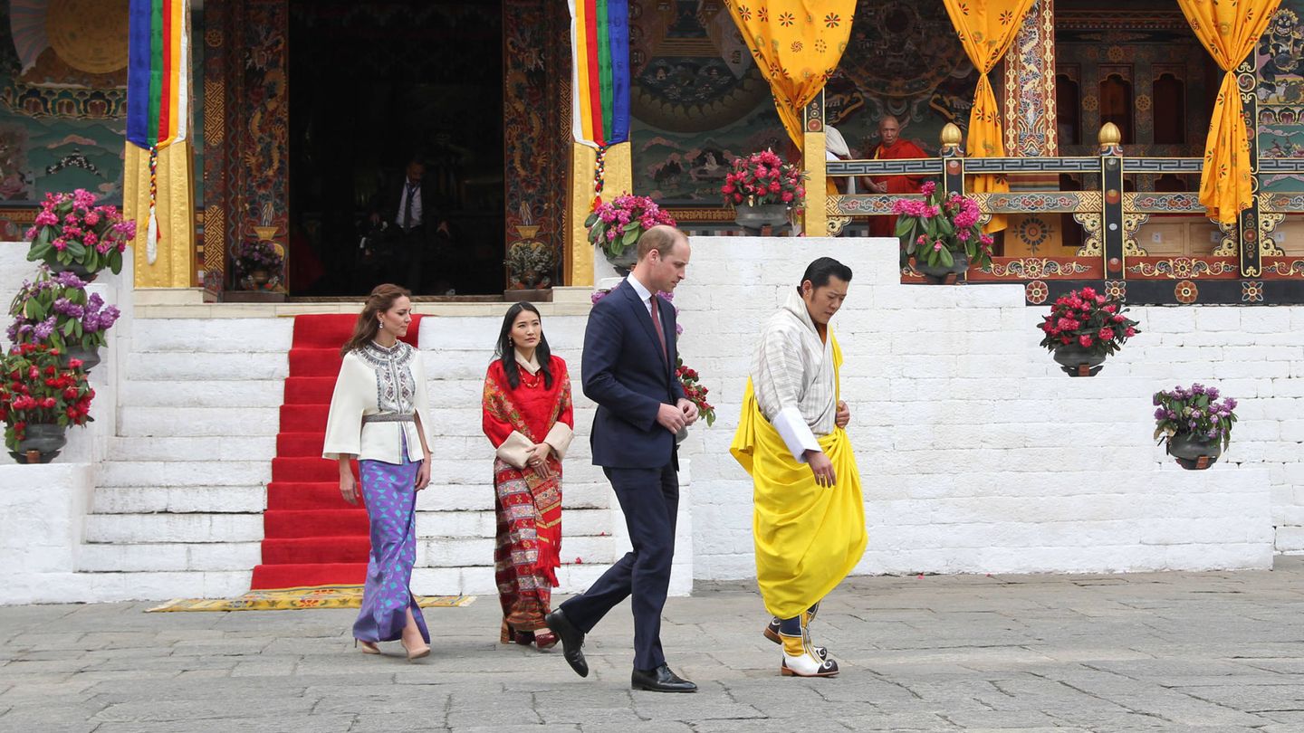 Los duques de Cambridge, con los reyes de Bután en abril de 2016. (Getty)