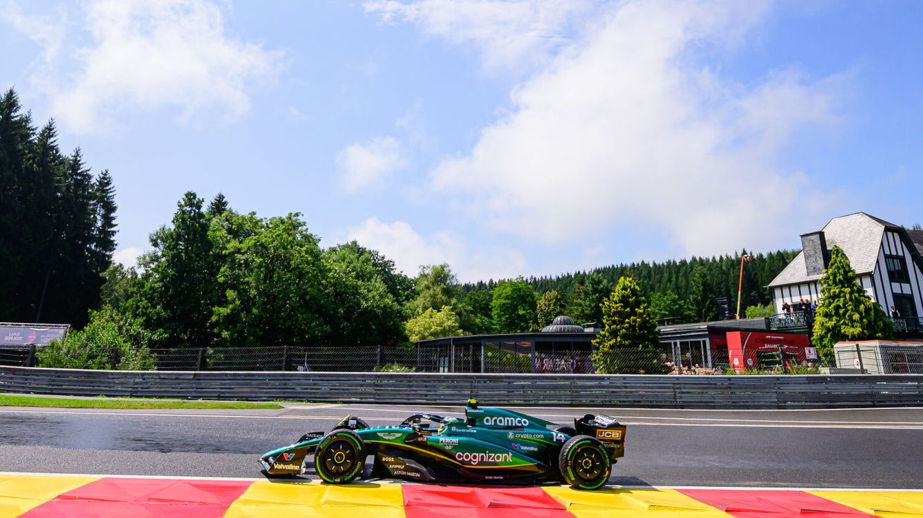 Foto: F1 hoy, en directo | Carrera al sprint del GP de Bélgica de Fórmula 1: última hora de Alonso y Sainz, en vivo (EFE/CHRISTIAN BRUNA)